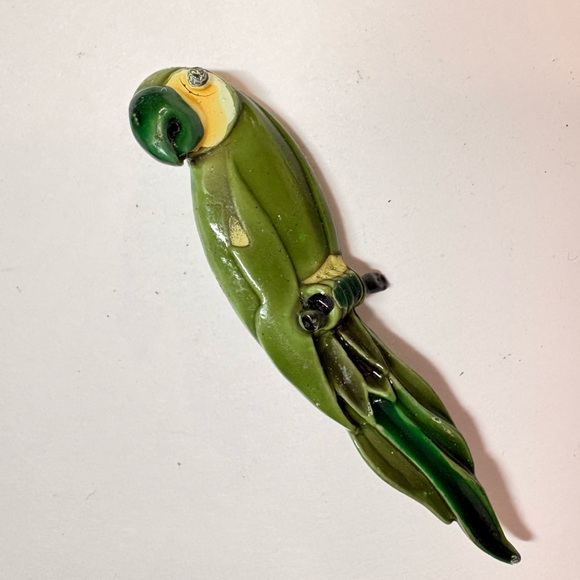 signed Jewelry - Elegant vintage metal Green Parrot Brooch